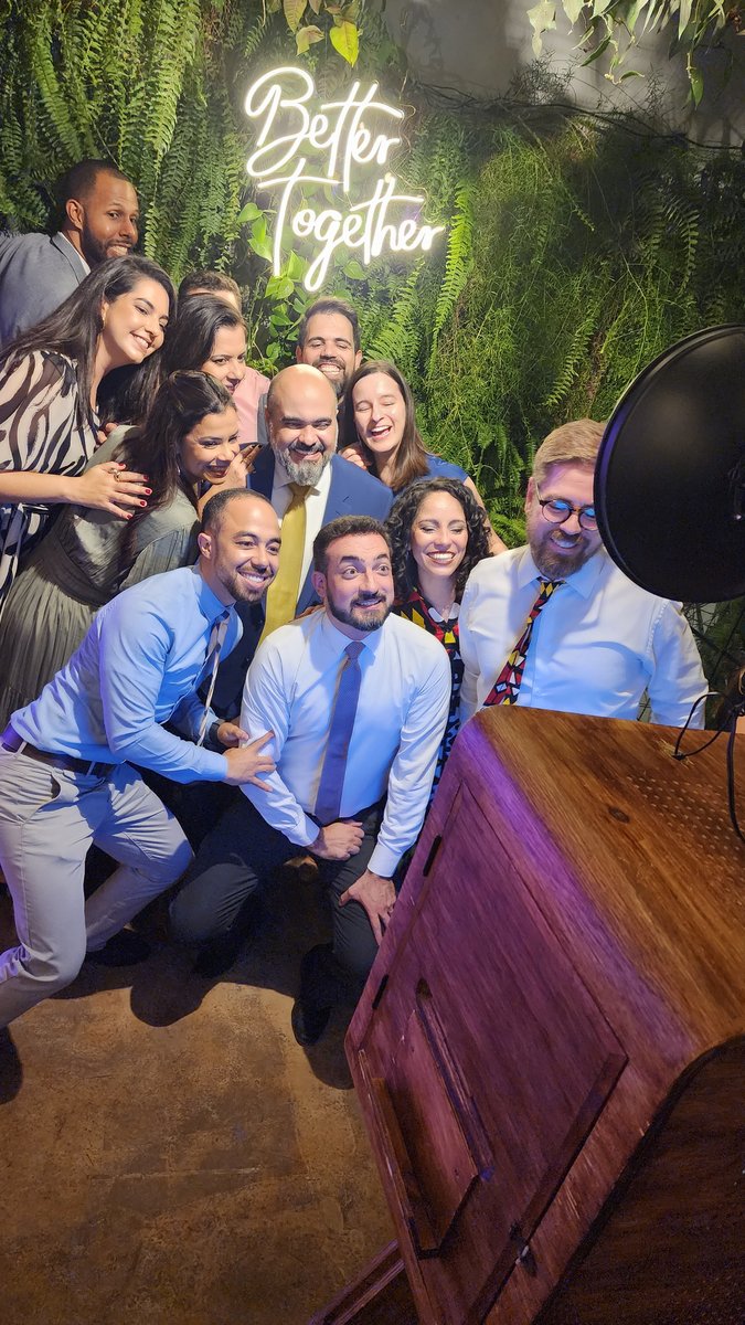 Totem Retrô em casamento em Sorocaba com foto impressa na hora