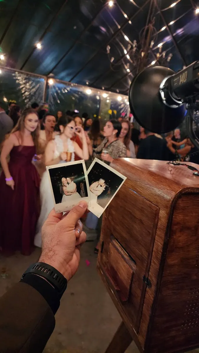 Totem Retrô com foto impressa na hora em aniversário em Campinas